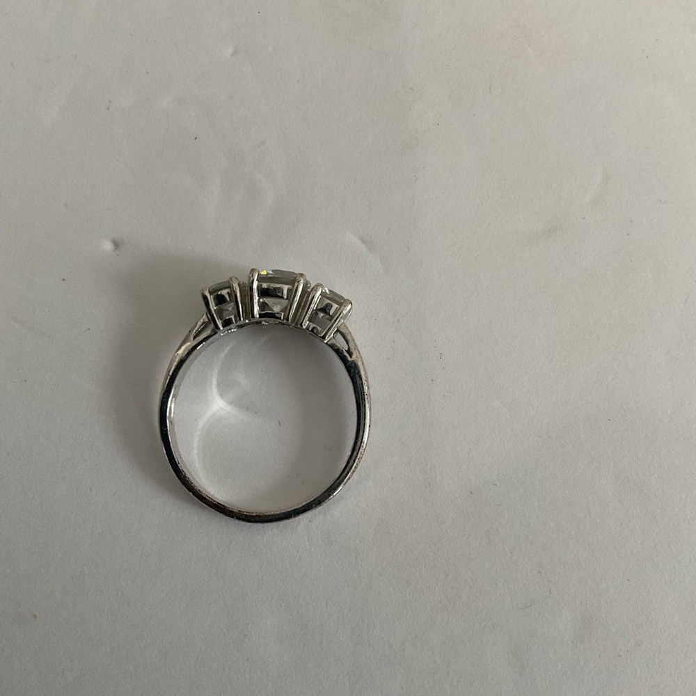 Avon Elegant Silver Ring with Prong-Set Clear Stones - Picture 5 of 10